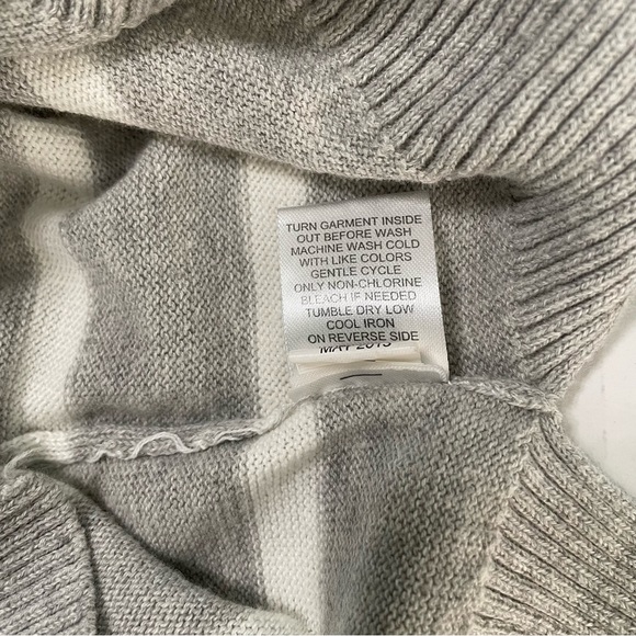 T/O sweater size XS gray/white stripe long sleeve lightweight scoop neckline - Picture 12 of 12
